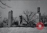 Immagine di Vacante e danneggiato dalla guerra civile case coloniche United States USA, 1937, secondo 60 filmato di repertorio 65675032220