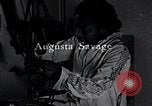 Standbild Afroamerikanische Künstlerin Augusta Savage United States USA, 1937, aus Sekunde 10 historischem Filmmaterial Videoclip 65675032252