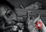 Standbild Afroamerikanische Künstlerin Augusta Savage United States USA, 1937, aus Sekunde 57 historischem Filmmaterial Videoclip 65675032252