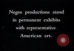 Standbild Afroamerikanische Kunst im Whitney Museum New York City USA, 1937, aus Sekunde 4 historischem Filmmaterial Videoclip 65675032268