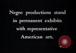 Standbild Afroamerikanische Kunst im Whitney Museum New York City USA, 1937, aus Sekunde 6 historischem Filmmaterial Videoclip 65675032268