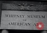 Standbild Afroamerikanische Kunst im Whitney Museum New York City USA, 1937, aus Sekunde 11 historischem Filmmaterial Videoclip 65675032268