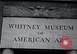 Standbild Afroamerikanische Kunst im Whitney Museum New York City USA, 1937, aus Sekunde 12 historischem Filmmaterial Videoclip 65675032268