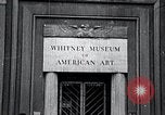 Standbild Afroamerikanische Kunst im Whitney Museum New York City USA, 1937, aus Sekunde 29 historischem Filmmaterial Videoclip 65675032268