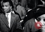 Standbild Afroamerikanische Kunst im Whitney Museum New York City USA, 1937, aus Sekunde 50 historischem Filmmaterial Videoclip 65675032268