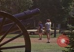 Image des canons et des boulets de canon Washington DC USA, 1974, de la seconde 9 séquences d'archives historiques vidéo 65675032279