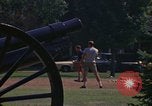 Image des canons et des boulets de canon Washington DC USA, 1974, de la seconde 11 séquences d'archives historiques vidéo 65675032279