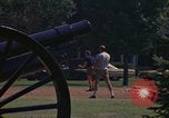Image des canons et des boulets de canon Washington DC USA, 1974, de la seconde 12 séquences d'archives historiques vidéo 65675032279