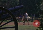 Image des canons et des boulets de canon Washington DC USA, 1974, de la seconde 13 séquences d'archives historiques vidéo 65675032279