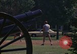 Image des canons et des boulets de canon Washington DC USA, 1974, de la seconde 14 séquences d'archives historiques vidéo 65675032279