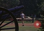 Image des canons et des boulets de canon Washington DC USA, 1974, de la seconde 15 séquences d'archives historiques vidéo 65675032279