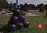 Image des canons et des boulets de canon Washington DC USA, 1974, de la seconde 26 séquences d'archives historiques vidéo 65675032279