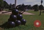 Image des canons et des boulets de canon Washington DC USA, 1974, de la seconde 32 séquences d'archives historiques vidéo 65675032279