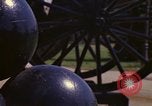 Image des canons et des boulets de canon Washington DC USA, 1974, de la seconde 50 séquences d'archives historiques vidéo 65675032279