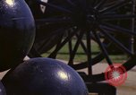 Image des canons et des boulets de canon Washington DC USA, 1974, de la seconde 53 séquences d'archives historiques vidéo 65675032279
