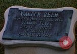 Standbild Walter Reed Gedenktafel Fort Lesley J McNair Washington DC USA, 1974, aus Sekunde 12 historischem Filmmaterial Videoclip 65675032282