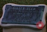 Standbild Walter Reed Gedenktafel Fort Lesley J McNair Washington DC USA, 1974, aus Sekunde 17 historischem Filmmaterial Videoclip 65675032282