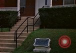 Standbild Walter Reed Gedenktafel Fort Lesley J McNair Washington DC USA, 1974, aus Sekunde 30 historischem Filmmaterial Videoclip 65675032282