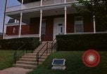 Standbild Walter Reed Gedenktafel Fort Lesley J McNair Washington DC USA, 1974, aus Sekunde 33 historischem Filmmaterial Videoclip 65675032282