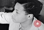 Standbild Lois Mailou Jones Malerin New York City USA, 1937, aus Sekunde 22 historischem Filmmaterial Videoclip 65675032309