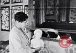 Standbild Lois Mailou Jones Malerin New York City USA, 1937, aus Sekunde 29 historischem Filmmaterial Videoclip 65675032309