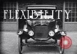 Immagine di Ford Modello T-Coupe Detroit Michigan USA, 1924, secondo 14 filmato di repertorio 65675032316