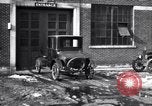 Immagine di Ford Modello T-Coupe Detroit Michigan USA, 1924, secondo 13 filmato di repertorio 65675032317