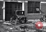 Immagine di Ford Modello T-Coupe Detroit Michigan USA, 1924, secondo 14 filmato di repertorio 65675032317