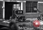 Immagine di Ford Modello T-Coupe Detroit Michigan USA, 1924, secondo 16 filmato di repertorio 65675032317