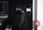 Immagine di Ford Modello T-Coupe Detroit Michigan USA, 1924, secondo 24 filmato di repertorio 65675032317