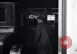 Immagine di Ford Modello T-Coupe Detroit Michigan USA, 1924, secondo 26 filmato di repertorio 65675032317