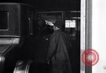 Immagine di Ford Modello T-Coupe Detroit Michigan USA, 1924, secondo 27 filmato di repertorio 65675032317