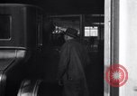 Immagine di Ford Modello T-Coupe Detroit Michigan USA, 1924, secondo 29 filmato di repertorio 65675032317