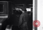 Immagine di Ford Modello T-Coupe Detroit Michigan USA, 1924, secondo 31 filmato di repertorio 65675032317