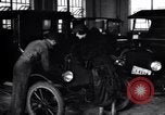 Immagine di Ford Modello T-Coupe Detroit Michigan USA, 1924, secondo 47 filmato di repertorio 65675032317