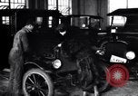 Immagine di Ford Modello T-Coupe Detroit Michigan USA, 1924, secondo 58 filmato di repertorio 65675032317
