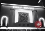 Standbild Folies Bergere Les Naturjistes Lido Casino de Paris Champs Elysees Paris Frankreich, 1956, aus Sekunde 25 historischem Filmmaterial Videoclip 65675032320