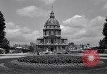 Standbild Napoleons Grab und das Schloss von Versailles Paris Frankreich, 1956, aus Sekunde 11 historischem Filmmaterial Videoclip 65675032321