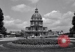 Standbild Napoleons Grab und das Schloss von Versailles Paris Frankreich, 1956, aus Sekunde 12 historischem Filmmaterial Videoclip 65675032321