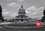 Standbild Napoleons Grab und das Schloss von Versailles Paris Frankreich, 1956, aus Sekunde 16 historischem Filmmaterial Videoclip 65675032321