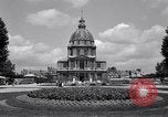 Standbild Napoleons Grab und das Schloss von Versailles Paris Frankreich, 1956, aus Sekunde 17 historischem Filmmaterial Videoclip 65675032321