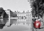 Standbild Napoleons Grab und das Schloss von Versailles Paris Frankreich, 1956, aus Sekunde 31 historischem Filmmaterial Videoclip 65675032321