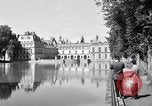 Standbild Napoleons Grab und das Schloss von Versailles Paris Frankreich, 1956, aus Sekunde 32 historischem Filmmaterial Videoclip 65675032321