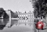 Standbild Napoleons Grab und das Schloss von Versailles Paris Frankreich, 1956, aus Sekunde 34 historischem Filmmaterial Videoclip 65675032321