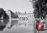 Standbild Napoleons Grab und das Schloss von Versailles Paris Frankreich, 1956, aus Sekunde 39 historischem Filmmaterial Videoclip 65675032321