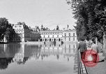 Standbild Napoleons Grab und das Schloss von Versailles Paris Frankreich, 1956, aus Sekunde 44 historischem Filmmaterial Videoclip 65675032321