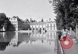 Standbild Napoleons Grab und das Schloss von Versailles Paris Frankreich, 1956, aus Sekunde 52 historischem Filmmaterial Videoclip 65675032321