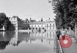 Standbild Napoleons Grab und das Schloss von Versailles Paris Frankreich, 1956, aus Sekunde 53 historischem Filmmaterial Videoclip 65675032321