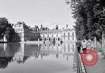 Standbild Napoleons Grab und das Schloss von Versailles Paris Frankreich, 1956, aus Sekunde 56 historischem Filmmaterial Videoclip 65675032321