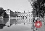 Standbild Napoleons Grab und das Schloss von Versailles Paris Frankreich, 1956, aus Sekunde 58 historischem Filmmaterial Videoclip 65675032321